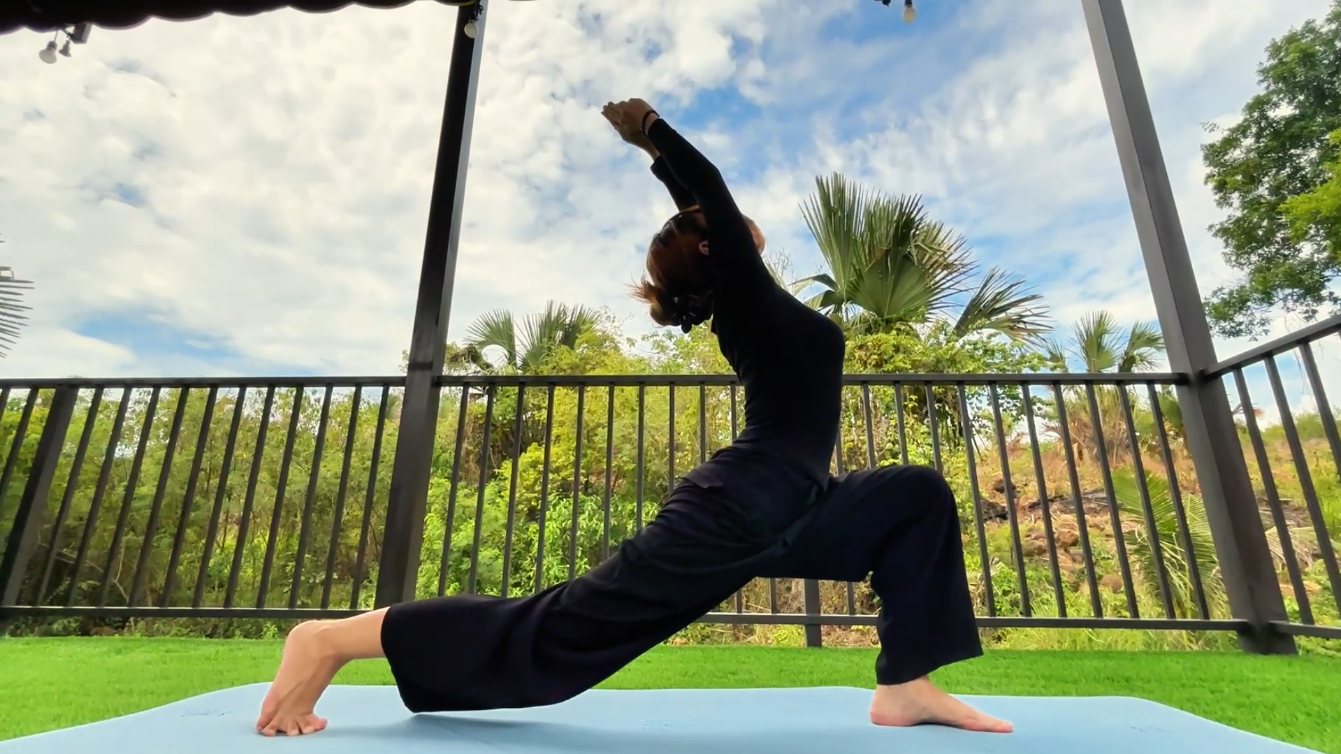 Yoga đón nắng mai - 2